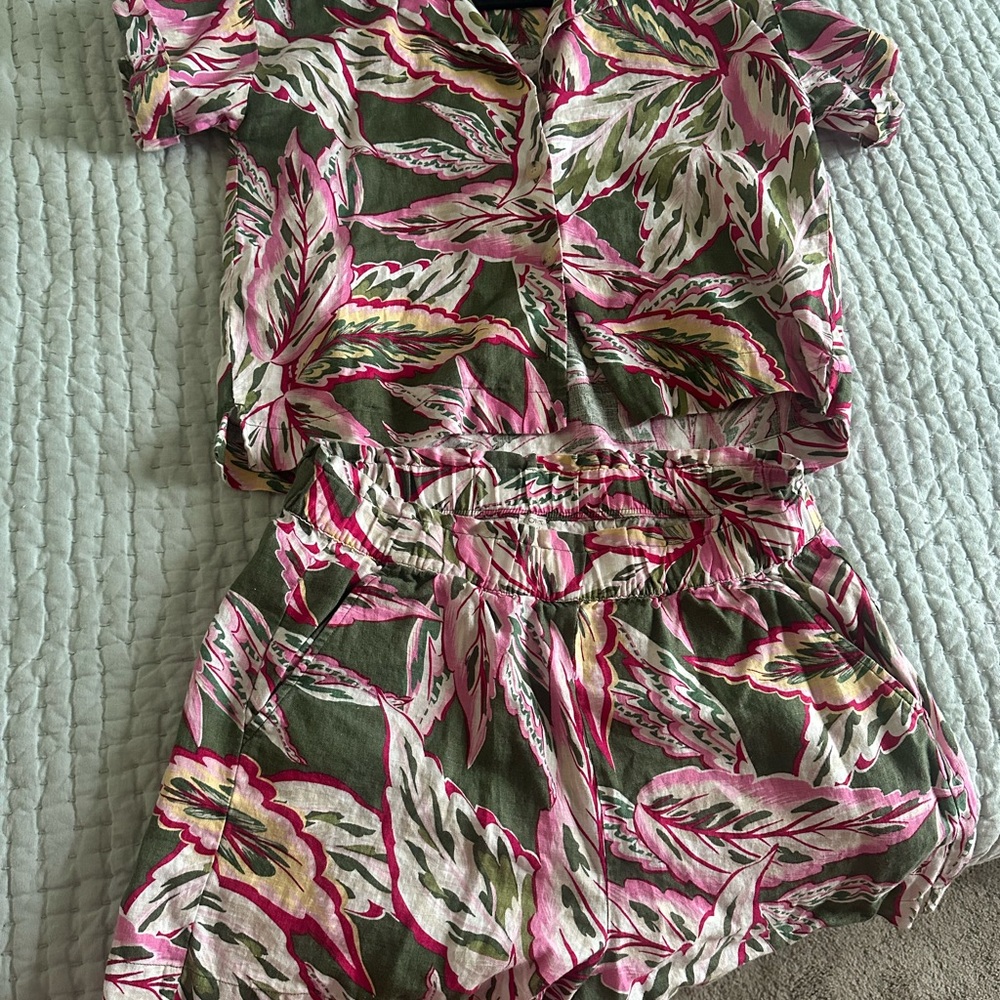 LOFT Multicolor Leaf Print Top and Shorts